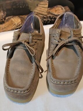 Clarks Wallabee Suede Women's Size 5.5 Shoes